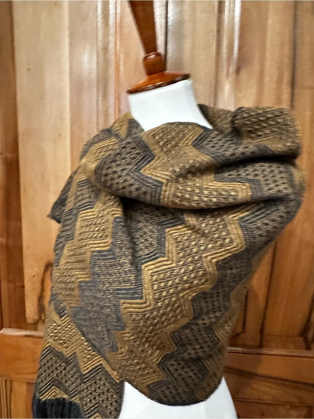 Peru Figueroa Alpaca Navy-Blue/Khaki Chevron Knit Wide Blanket Scarf/Shawl, EUC